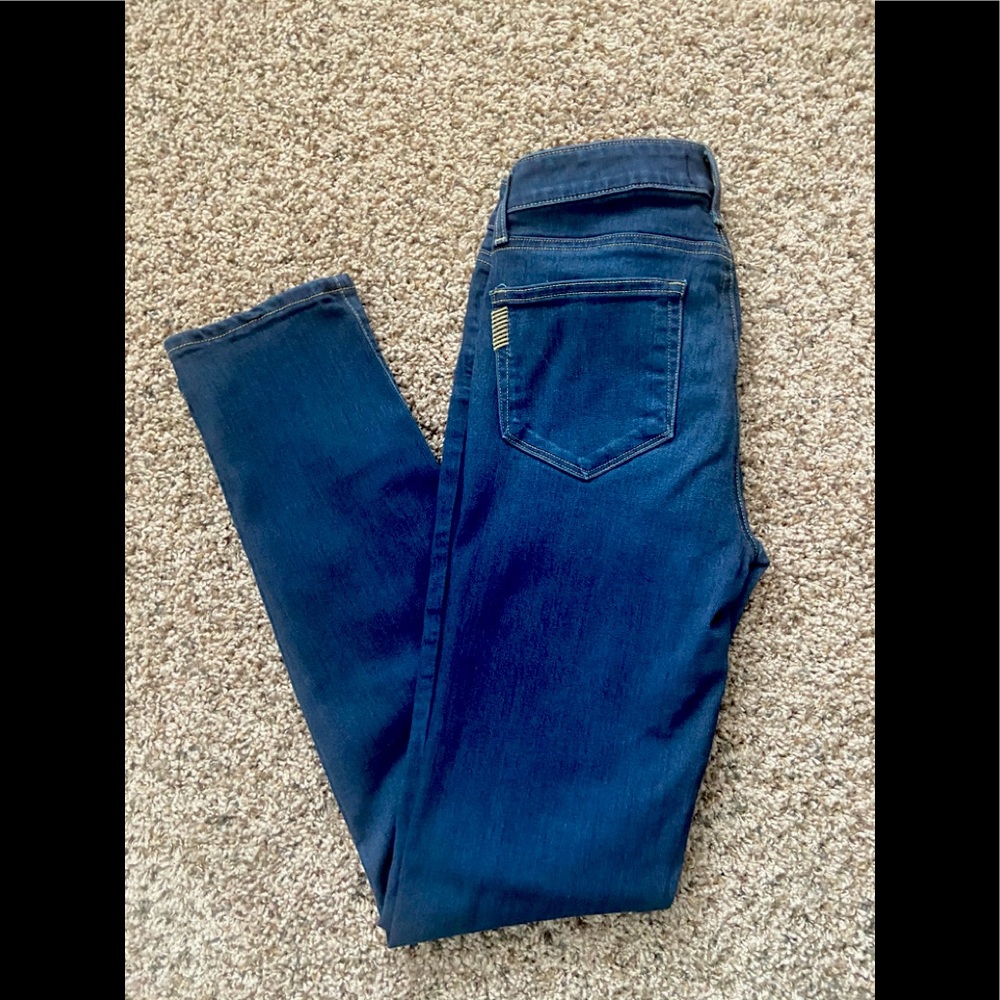 Paige Jeans Skyline Skinny • Women Size 6